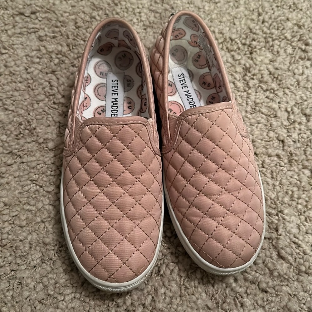 Steve Madden slip ons